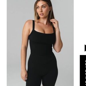 Black Square Neck Tank Top - Unbranded